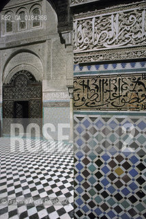 ( MAROCCO ) FEZ :  FES EL BALI  - MEDERSA  (MADRASA ) SCUOLA CORANICA ATTARINE   - © 1996 Graziano Arici/Rosebud2 / GEO