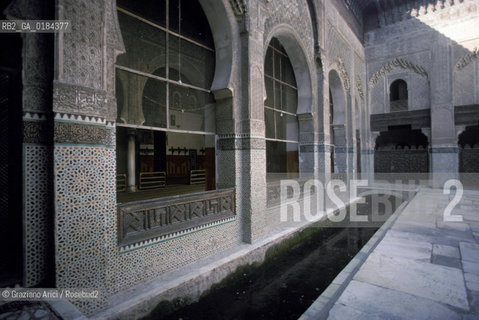 ( MAROCCO ) FEZ :  FES EL BALI  - MEDERSA  (MADRASA ) SCUOLA CORANICA BOU INANIA   - © 1996 Graziano Arici/Rosebud2 / GEO