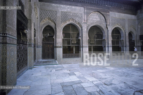 ( MAROCCO ) FEZ :  FES EL BALI  - MEDERSA  (MADRASA ) SCUOLA CORANICA BOU INANIA   - © 1996 Graziano Arici/Rosebud2 / GEO