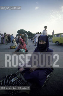 ( MAROCCO ) MARRAKECH :  LA PIAZZA JEMAA EL FNA  - CARTOMANTE - © 1996 Graziano Arici/Rosebud2 / GEO