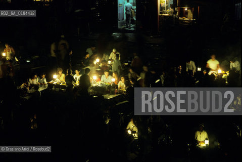 ( MAROCCO ) MARRAKECH :  LA PIAZZA JEMAA EL FNA  - © 1996 Graziano Arici/Rosebud2 / GEO