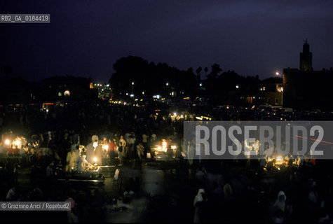 ( MAROCCO ) MARRAKECH :  LA PIAZZA JEMAA EL FNA  - © 1996 Graziano Arici/Rosebud2 / GEO