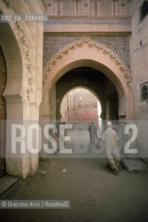 ( MAROCCO ) MARRAKECH : UNA STRADA DELLA  MEDINA  - © 1996 Graziano Arici/Rosebud2 / GEO