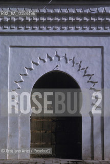 ( MAROCCO ) MARRAKECH :  -  IL MINARETO KOUTOUBIA - © 1996 Graziano Arici/Rosebud2 / GEO / PORTA