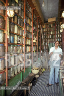 ( MAROCCO ) MARRAKECH :  -  MEDINA - I SOUKS  - © 1996 Graziano Arici/Rosebud2 / GEO / MERCATO