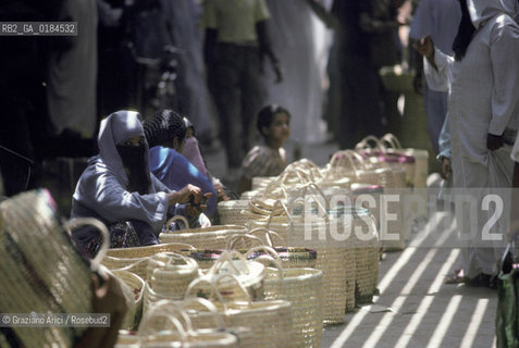 ( MAROCCO ) MARRAKECH :  -  MEDINA - I  SOUKS  - © 1996 Graziano Arici/Rosebud2 / GEO / MERCATO