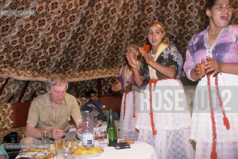 ( MAROCCO ) MARRAKECH :  - SPETTACOLO FOLKLORISTICO  - © 1996 Graziano Arici/Rosebud2 / GEO / TURISMO