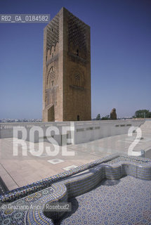 ( MAROCCO ) RABAT :  RESTI DELLA MOSCHEA E TORRE HASSSAN   - © 1996 Graziano Arici/Rosebud2 / GEO /