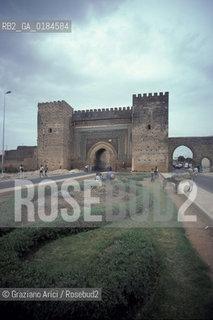 ( MAROCCO ) MEKNES :  LA PORTA BAB EL KHEMIS  - © 1996 Graziano Arici/Rosebud2 / GEO /