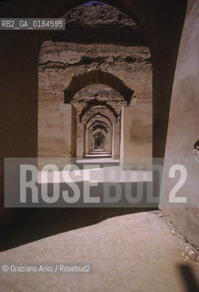 ( MAROCCO ) MEKNES :  LA CITTA IMPERIALE -  SCUDERIE E GRANAI  - © 1996 Graziano Arici/Rosebud2 / GEO /