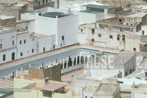 ( MAROCCO ) MOULAY IDRISS : LA MEDINA   - © 1996 Graziano Arici/Rosebud2 / GEO /