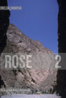 ( MAROCCO ) MAROCCO DEL SUD : GOLE DEL TODRA - © 1996 Graziano Arici/Rosebud2 / GEO