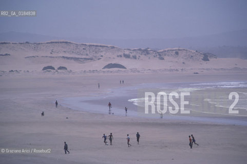 ( MAROCCO ) COSTA ATLANTICA : SPIAGGIA DI ESSAOUIRA - © 1996 Graziano Arici/Rosebud2 / GEO