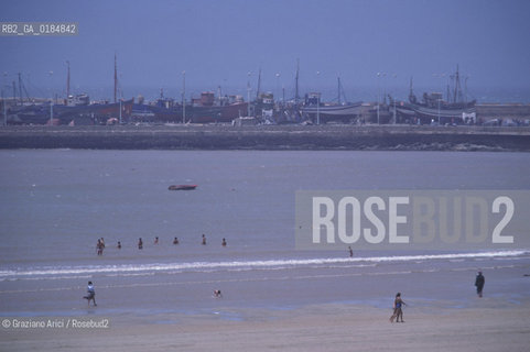( MAROCCO ) COSTA ATLANTICA : SPIAGGIA DI ESSAOUIRA - © 1996 Graziano Arici/Rosebud2 / GEO