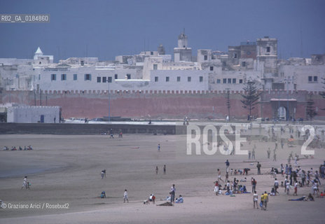 ( MAROCCO ) COSTA ATLANTICA : LE MURA DI ESSAOUIRA - © 1996 Graziano Arici/Rosebud2 / GEO