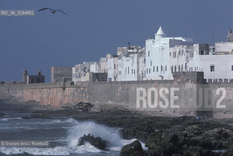 ( MAROCCO ) COSTA ATLANTICA : LE MURA DI ESSAOUIRA - © 1996 Graziano Arici/Rosebud2 / GEO