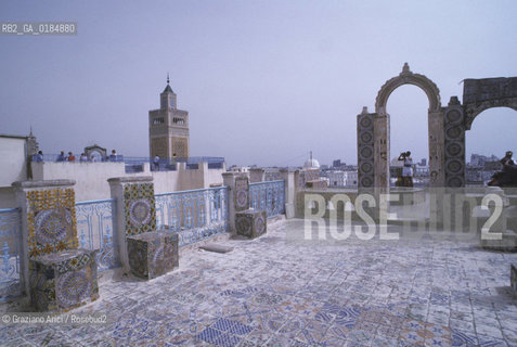 ( TUNISIA ) TUNISI : TERRAZZA SULLA MEDINA  - © 1996 Graziano Arici/Rosebud2 / GEO