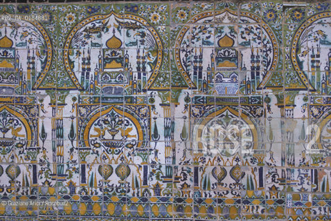 ( TUNISIA ) TUNISI : MAIOLICHE  - © 1996 Graziano Arici/Rosebud2 / GEO