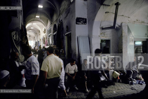 ( TUNISIA ) TUNISI : I SOUKS  - © 1996 Graziano Arici/Rosebud2 / GEO