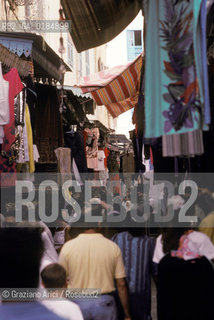 ( TUNISIA ) TUNISI : I SOUKS  - © 1996 Graziano Arici/Rosebud2 / GEO /