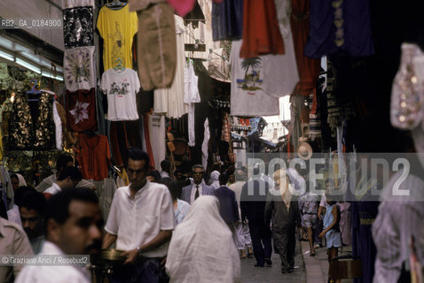( TUNISIA ) TUNISI : I SOUKS  - © 1996 Graziano Arici/Rosebud2 / GEO /