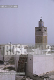 ( TUNISIA ) TUNISI : IL MINARETO DELLA GRANDE MOSCHEA  - © 1996 Graziano Arici/Rosebud2 / GEO