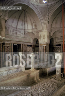 ( TUNISIA ) TUNISI :  TOURBET EL BEY  - © 1996 Graziano Arici/Rosebud2 / GEO / CIMITERO