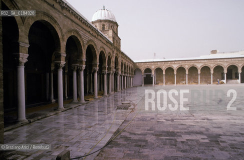 ( TUNISIA ) TUNISI : LA GRANDE MOSCHEA  - © 1996 Graziano Arici/Rosebud2 / GEO /