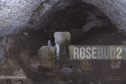 ( TUNISIA ) SCAVI ARCHEOLOGICI DI CARTAGINE : IL TOPHET  - © 1996 Graziano Arici/Rosebud2 / GEO / CIMITERO