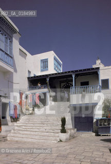 ( TUNISIA ) SIDI BOU SAID : IL CAFFE DES NATTES - © 1996 Graziano Arici/Rosebud2 / GEO