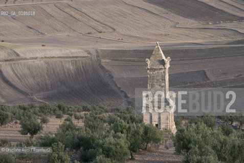 ( TUNISIA ) SITO ARCHEOLOGICO DI DOUGGA : MAUSOLEO - © 1996 Graziano Arici/Rosebud2 / GEO