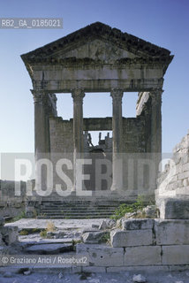 ( TUNISIA ) SITO ARCHEOLOGICO DI DOUGGA : FORO - © 1996 Graziano Arici/Rosebud2 / GEO