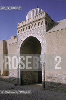 ( TUNISIA ) KAIROUAN : LA GRANDE MOSCHEA ( DJAMA SIDI OQBA ) - © 1996 Graziano Arici/Rosebud2 / GEO