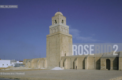 ( TUNISIA ) KAIROUAN : LA GRANDE MOSCHEA ( DJAMA SIDI OQBA ) - © 1996 Graziano Arici/Rosebud2 / GEO