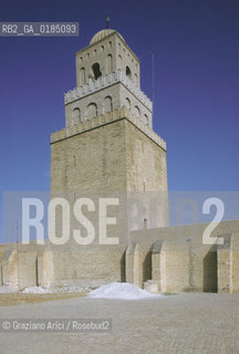 ( TUNISIA ) KAIROUAN : LA GRANDE MOSCHEA ( DJAMA SIDI OQBA ) - © 1996 Graziano Arici/Rosebud2 / GEO  / MINARETO