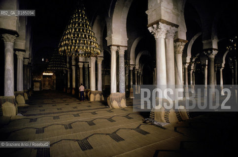 ( TUNISIA ) KAIROUAN : LA GRANDE MOSCHEA ( DJAMA SIDI OQBA ) - © 1996 Graziano Arici/Rosebud2 / GEO