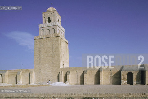 ( TUNISIA ) KAIROUAN : LA GRANDE MOSCHEA ( DJAMA SIDI OQBA ) - © 1996 Graziano Arici/Rosebud2 / GEO