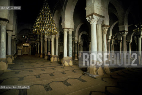 ( TUNISIA ) KAIROUAN : LA GRANDE MOSCHEA ( DJAMA SIDI OQBA ) - © 1996 Graziano Arici/Rosebud2 / GEO
