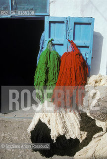 ( TUNISIA ) KAIROUAN : MATASSE DI LANA - © 1996 Graziano Arici/Rosebud2 / GEO