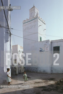 ( TUNISIA ) KAIROUAN : STRADA  - © 1996 Graziano Arici/Rosebud2 / GEO