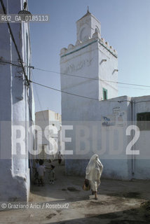 ( TUNISIA ) KAIROUAN : STRADA  - © 1996 Graziano Arici/Rosebud2 / GEO