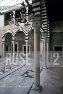 ( TUNISIA ) KAIROUAN : ZAOUIA SIDI ABID EL-GHARIANI ( MOSCHEA  )  - © 1996 Graziano Arici/Rosebud2 / GEO