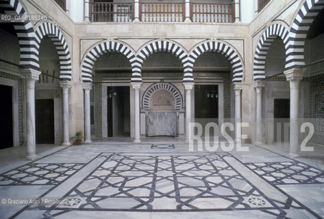 ( TUNISIA ) KAIROUAN : ZAOUIA SIDI ABID EL-GHARIANI ( MOSCHEA  )  - © 1996 Graziano Arici/Rosebud2 / GEO
