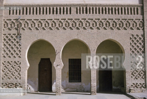 ( TUNISIA ) TOZEUR : STRADA  - © 1996 Graziano Arici/Rosebud2 / GEO / MATTONE
