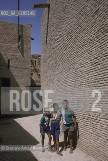 ( TUNISIA ) TOZEUR : STRADA - © 1996 Graziano Arici/Rosebud2 / GEO / MATTONE