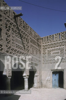 ( TUNISIA ) TOZEUR : STRADA  - © 1996 Graziano Arici/Rosebud2 / GEO /