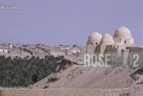 ( TUNISIA )  OASI  DI NEFTA - © 1996 Graziano Arici/Rosebud2 / GEO /