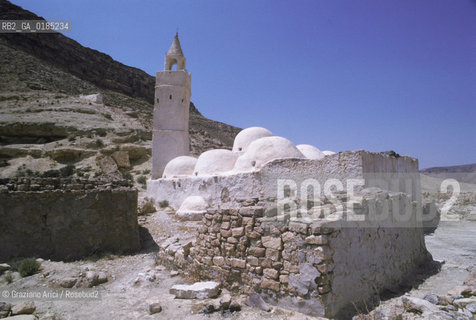 ( TUNISIA )  OASI DI CHENINI : MOSCHEA  - © 1996 Graziano Arici/Rosebud2 / GEO