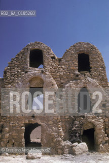 ( TUNISIA )  VILLAGGIO DI KSAR JOUAMA   - © 1996 Graziano Arici/Rosebud2 / GEO / CASA / GHORFAS