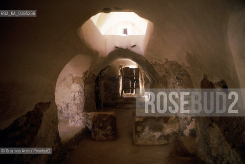 ( TUNISIA )  VILLAGGIO DI KSAR HADDADA   - © 1996 Graziano Arici/Rosebud2 / GEO / CASA / GHORFAS